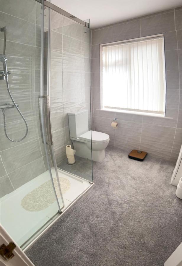 Large 4 Bedroom Home In Boston Spa Village In-Between York, Harrogate And Leeds, Sleeps 9 Екстериор снимка