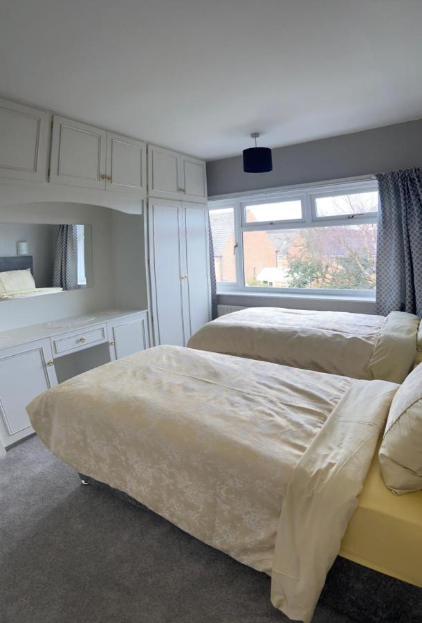 Large 4 Bedroom Home In Boston Spa Village In-Between York, Harrogate And Leeds, Sleeps 9 Екстериор снимка