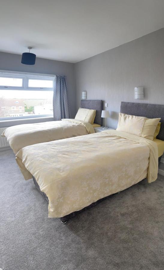 Large 4 Bedroom Home In Boston Spa Village In-Between York, Harrogate And Leeds, Sleeps 9 Екстериор снимка
