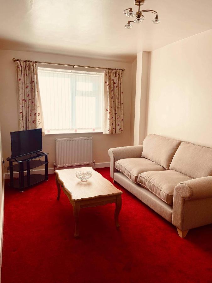 Large 4 Bedroom Home In Boston Spa Village In-Between York, Harrogate And Leeds, Sleeps 9 Екстериор снимка