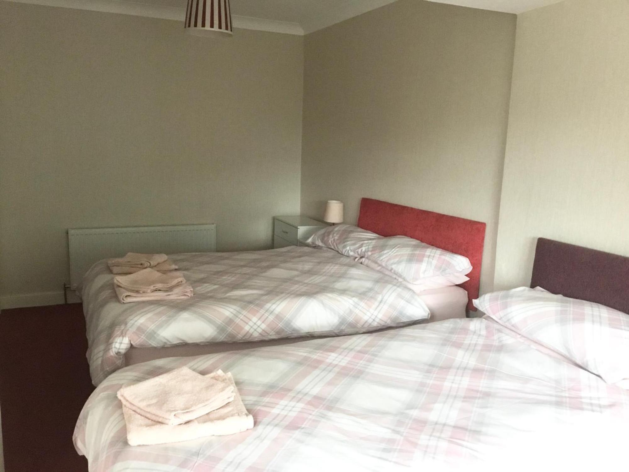 Large 4 Bedroom Home In Boston Spa Village In-Between York, Harrogate And Leeds, Sleeps 9 Екстериор снимка