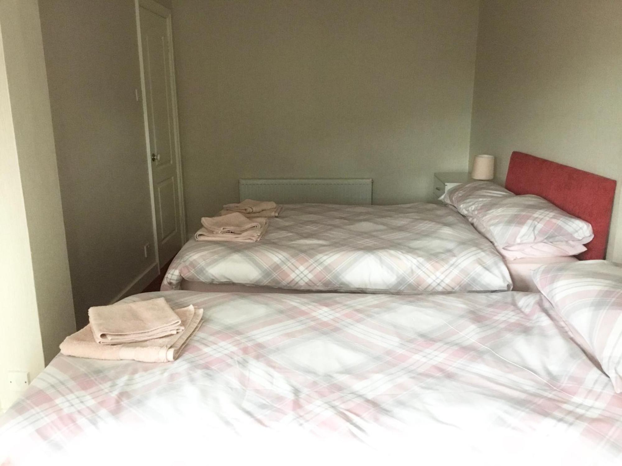 Large 4 Bedroom Home In Boston Spa Village In-Between York, Harrogate And Leeds, Sleeps 9 Екстериор снимка